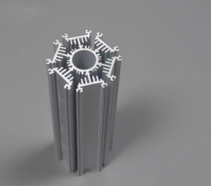 K&uuml;hler aus Aluminiumlegierung