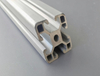 Linien-Aluminiumprofil zusammenbauen