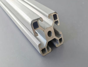 L&iacute;nea de montaje de perfil de aluminio.